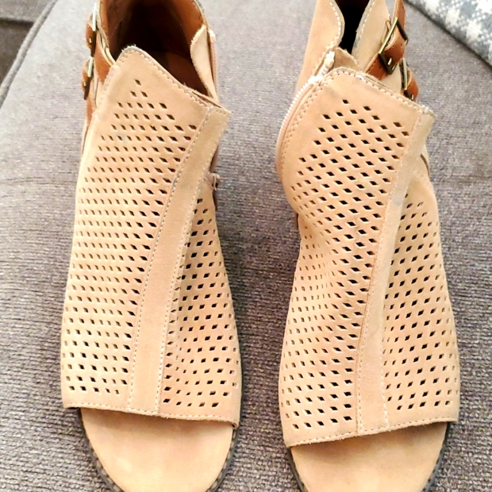 Vionic suede open toe heel boots size 10